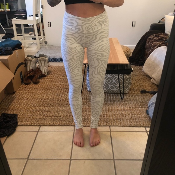 Alo yoga airbrush legging - Picture 2 of 4